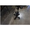 Image 2 : IRON FLOOR LAMP