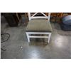 Image 2 : LARGE WHITE CHAIR