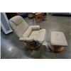Image 7 : WHITE LEATHER RECLINING CHAIR AND OTTOMAN