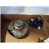 Image 2 : 3 EASTERN FIGURES AND LIDDED JAR