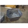 Image 2 : 2 GALVANIZED WASH TUBS