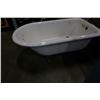 Image 2 : 54 INCH ENAMELLED CAST IRON FOOTED TUB