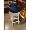 Image 2 : 2 WHITE BAR STOOLS WITH TASSELS