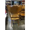 Image 5 : 4 highly carved vintage chairs