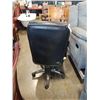 Image 3 : LEATHER ADJUSTABLE OFFICE CHAIR