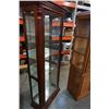 Image 2 : PULASKI FURNITURE GLASS DISPLAY CABINET