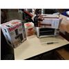 Image 1 : Starfrit spiralizer, popcorn popper, toaster oven and lamp