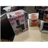 Image 2 : Starfrit spiralizer, popcorn popper, toaster oven and lamp