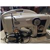 Image 2 : VIKING EATON SEWING MACHINE