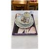 Image 1 : Queen's fine home china and royal magazines
