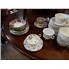 Image 5 : 37 PIECES MADE IN CANADA SOVEREIGN POTTERIES EARTHENWARE AND CHINA SAUCERS AND CUPS