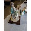 Image 2 : LOT OF VINTAGE FIGURES A BELCARI AND OTHERS