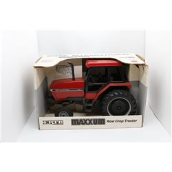Case IH Maxxum Row Crop tractor 1:16 scale Ertl