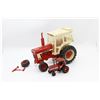 Image 1 : IH 1466 plastic toy tractor In pieces and smaller tractor