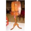 Image 1 : PENNSYLVANIA HOUSE MAHOGANY STAND