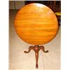 Image 1 : MAHOGANY QUEEN ANNE TILT-TOP TABLE