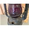 Image 2 : DIETZ CTR LANTERN W / RED GLASS