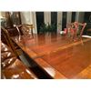 Image 3 : CLASSIC DINING ROOM TABLE WITH 6 CHAIRS & 2 LEAVES.