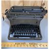 Image 1 : VINTAGE UNDERWOOD TYPEWRITER - WORKING CONDITION