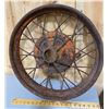 Image 1 : ANTIQUE METAL SPOKED WHEEL