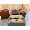 Image 3 : LOT OF 4 COLLECTIBLE TIN BANKS