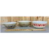 Image 1 : LOT OF 3 PYREX BOWLS