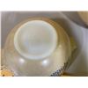 Image 2 : LOT OF 3 PYREX BOWLS