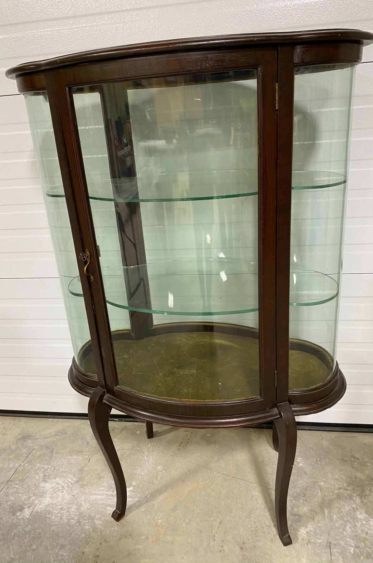 ANTIQUE DARK WOOD CURIO W/ KEY