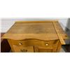 Image 3 : ANTIQUE MAPLE WASHSTAND