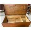 Image 2 : ANTIQUE TRUNK