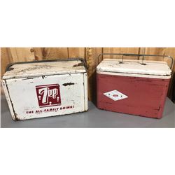 LOT OF 2 PICNIC COOLERS - 7UP & COLEMAN