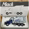 Image 1 : FIRST GEAR MACK B MODEL MIXER - 1/34 S