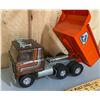 Image 2 : ERTL DUMP TRUCK TOY