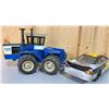 Image 2 : LOT OF 2 DIE-CAST TOY VEHICLES INCLUDING FORD TRACTOR