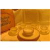 Image 1 : Anchor Hocking Golden Shell 16 Piece Luncheon #1252644