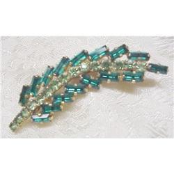 PRETTY VINTAGE  RHINESTONE BROOCH  #1253021