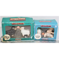 VINTAGE SET OF 2 ATTRACTIVES MAGNETIC