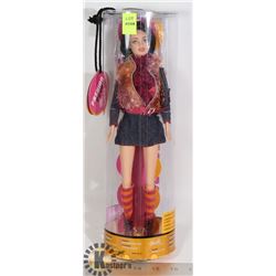 NEW 2004 BARBIE FEVER TERESA