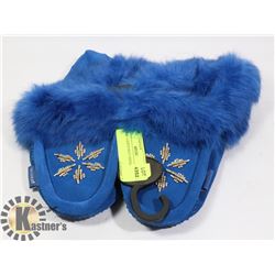 LADIES MOCCASINS SIZE 8