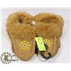 Image 1 : LADIES MOCCASINS SIZE 7