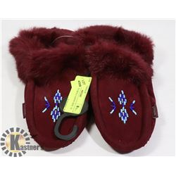 LADIES MOCCASINS SIZE 10