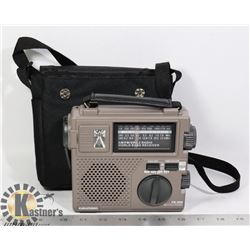 GRUNDIG RECYCLE POWER CRANK RADIO LIGHT
