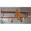 Image 1 : VINTAGE WOODEN AIRPLANE SHELF