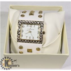 NEW IN BOX LADIES NOVA WATCH