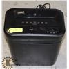 Image 1 : STAPLES SHREDDER- 8 SHEET CAPACITY