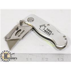 TOOL WORX FOLDABLE KNIFE WITH BLADES