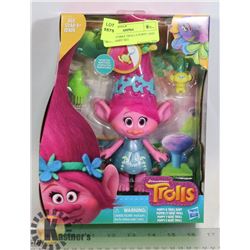DREAMWORKS TROLLS POPPY AND TROLL BABY SET