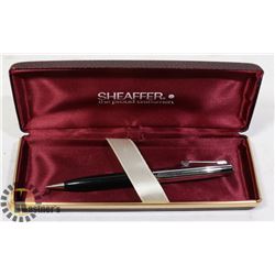 VINTAGE SHAEFFER PEN & CASE