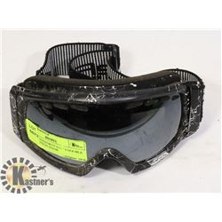PAIR OF FIVEFORTY UV400 DOUBLE LENS ANTIFOG SNOW