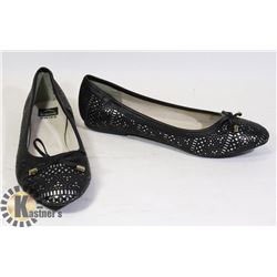 WOMENS SIZE 10 ALPINE SWISS FLATS